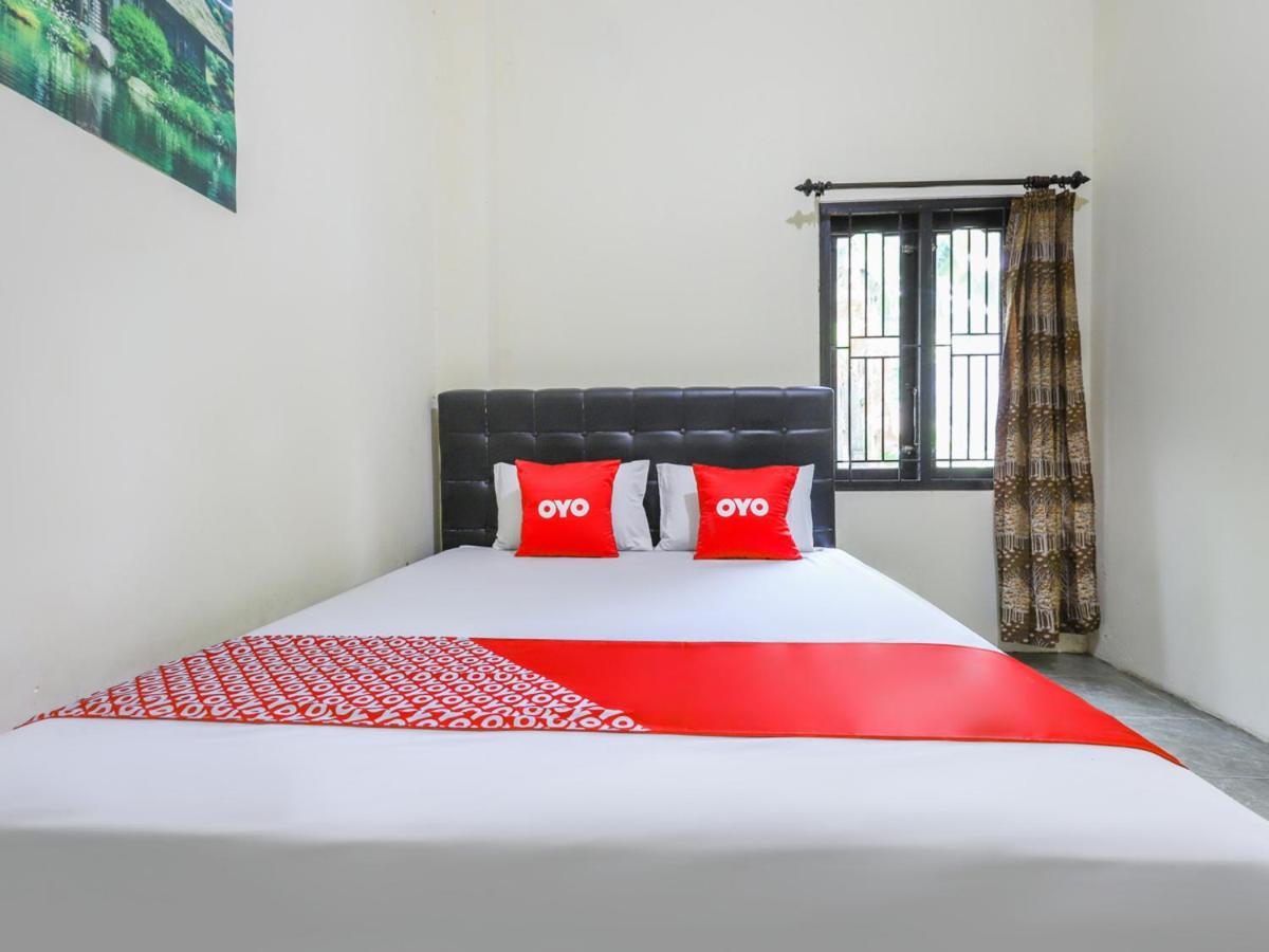 Oyo 3830 Dfarys Gh Syariah Hotel Balikpapan  Exterior photo