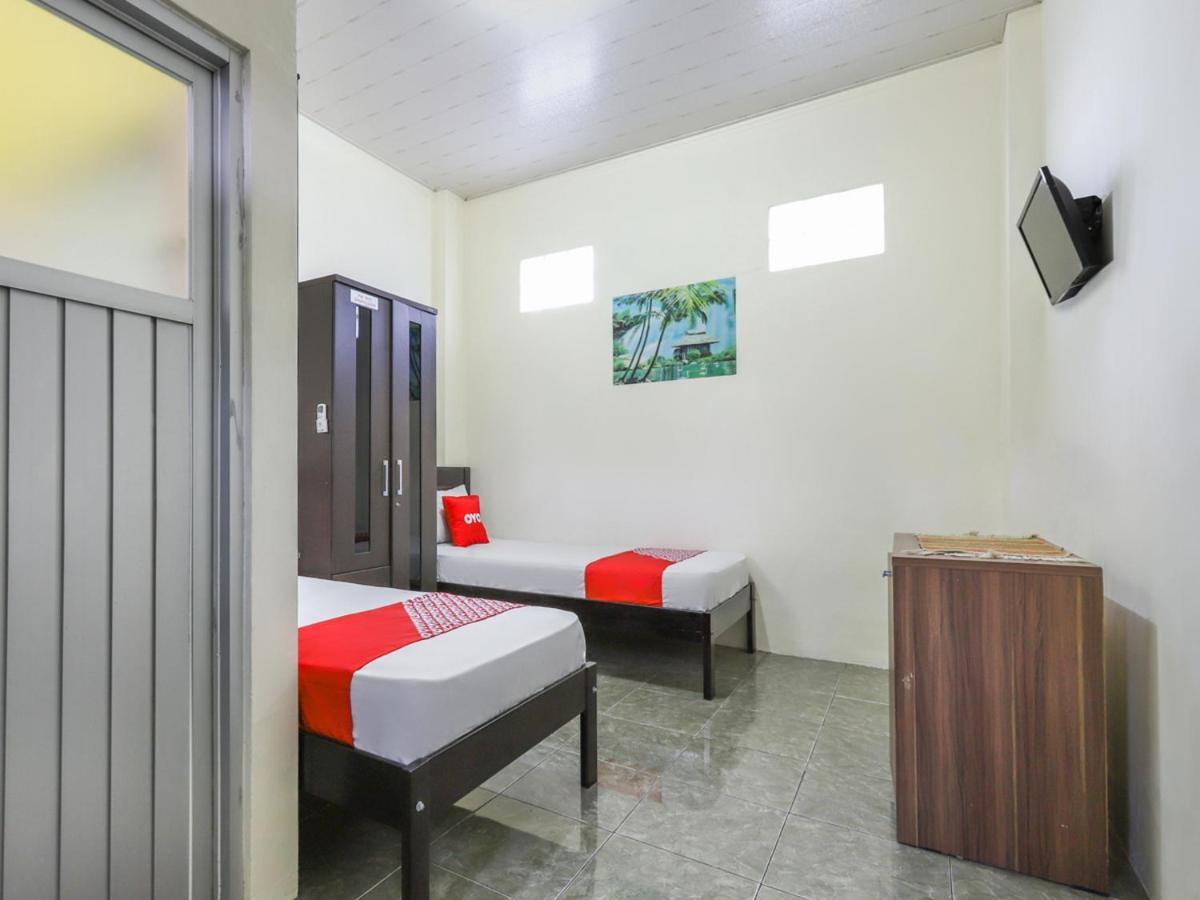Oyo 3830 Dfarys Gh Syariah Hotel Balikpapan  Exterior photo
