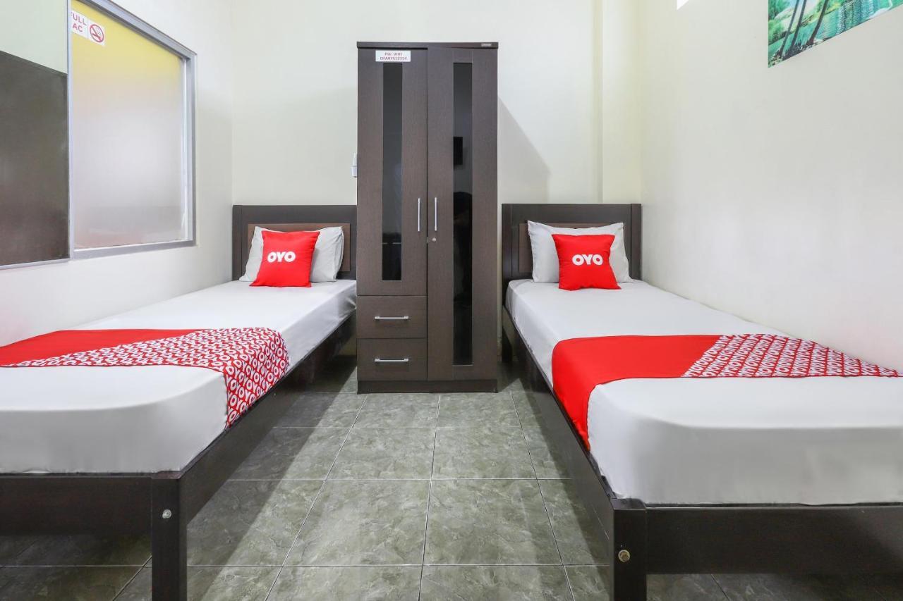Oyo 3830 Dfarys Gh Syariah Hotel Balikpapan  Exterior photo
