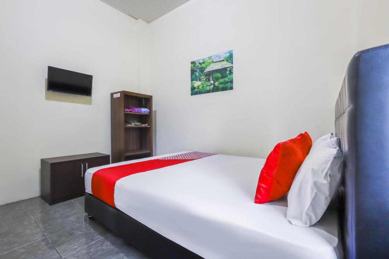 Oyo 3830 Dfarys Gh Syariah Hotel Balikpapan  Exterior photo